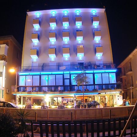 Hotel Continental Bellaria-Igea Marina Buitenkant foto