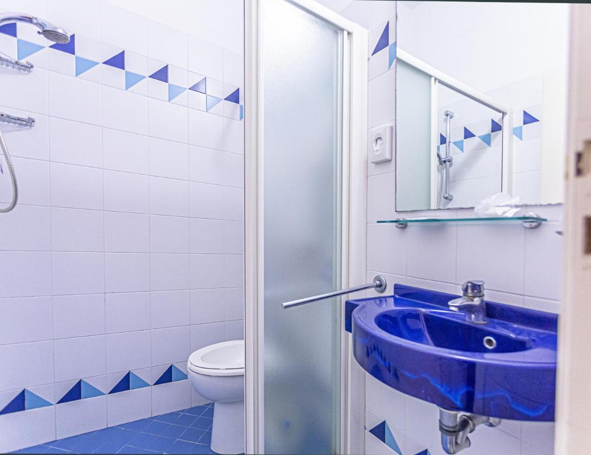 Hotel Continental Bellaria-Igea Marina Buitenkant foto